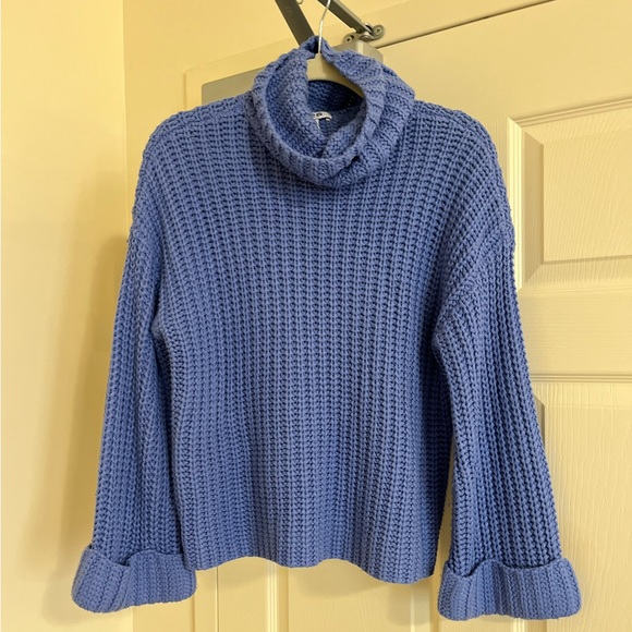 Blue turtleneck Sweater - Picture 1 of 3